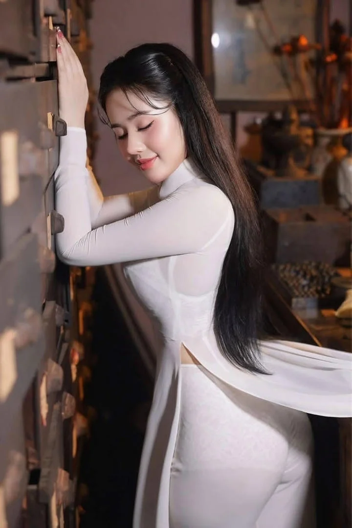 Ảnh sex áo dài xuyên thấu
