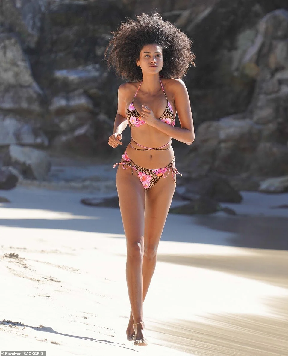 Siêu mẫu Imaan Hammam khoe dáng với bikini - Báo Người Lao Động