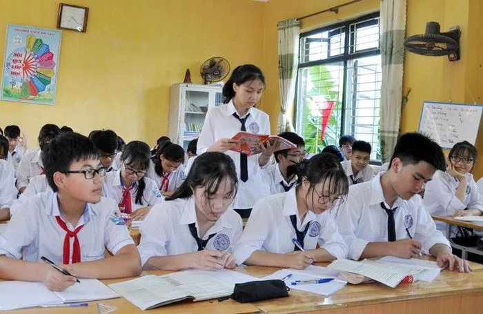 hình ảnh học tập của học sinh trong lớp học tại Việt Nam