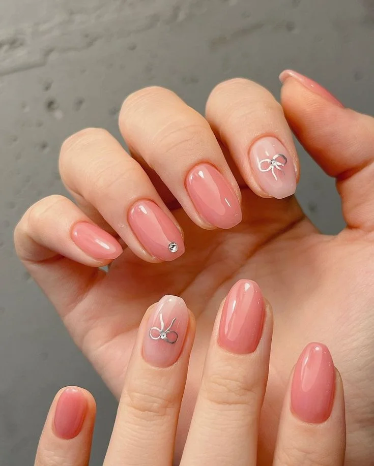 Mẫu nail màu hồng thạch design đơn giản