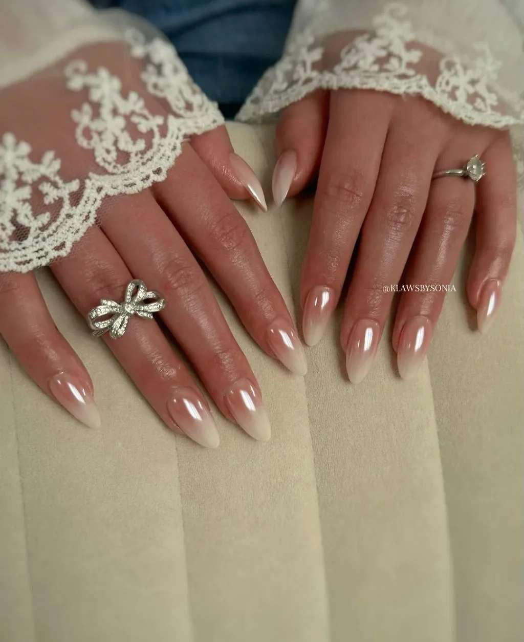 Mẫu nail cô dâu đơn giản nhã nhặn