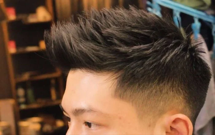 Kiểu tóc lính thủy đánh bộ vuốt dựng cá tính