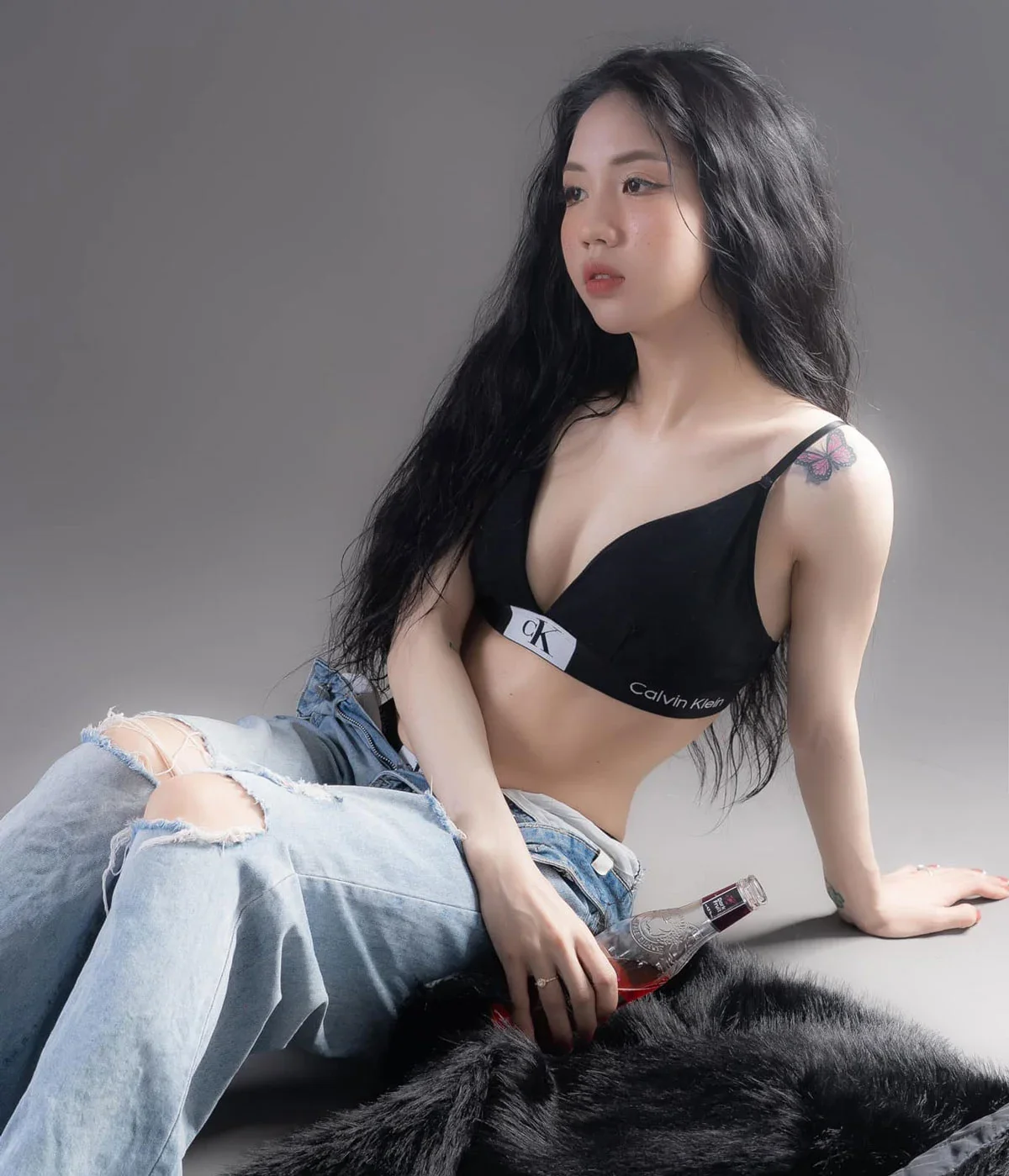 Hotgirl bóng đá Trần Thị Duyên khoe loạt ảnh sexy, hé lộ 'bạn trai'