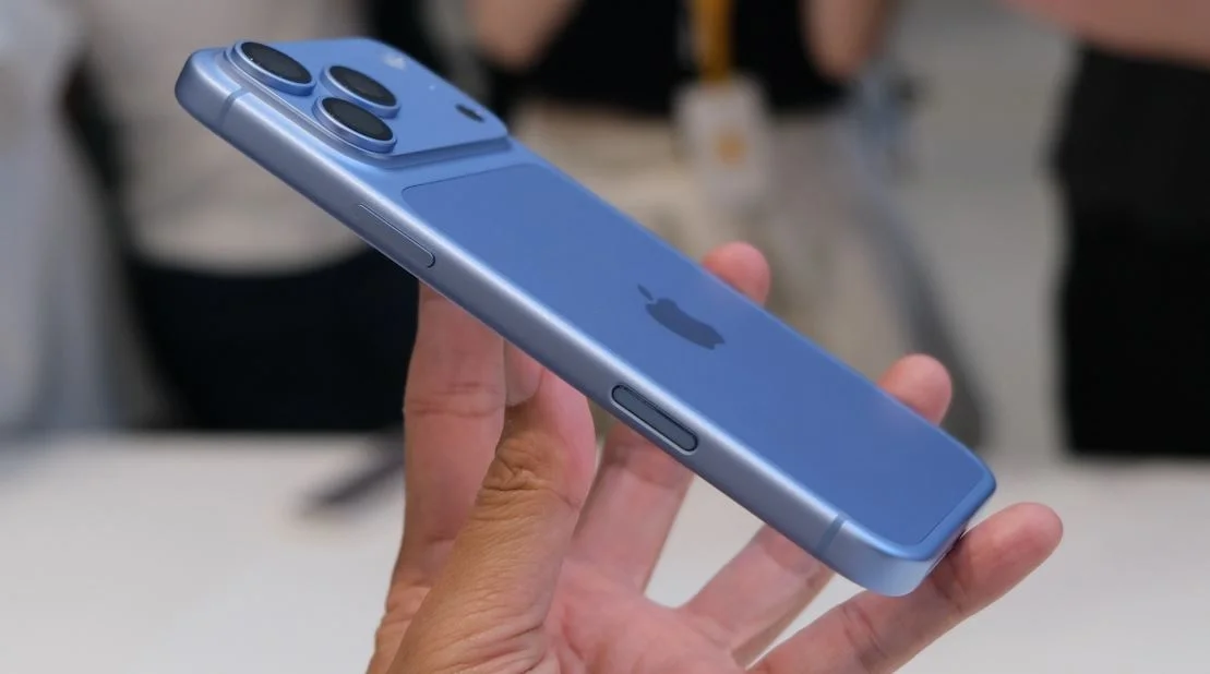 iPhone 18 Pro Max màu Băng Thanh