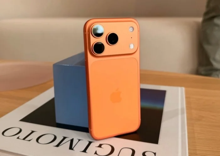 Điện thoại iPhone 17 Pro Max màu cam hiện đại