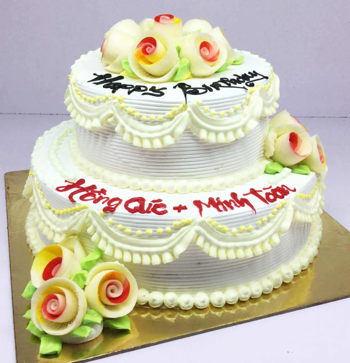Ảnh bánh sinh nhật hai tầng trang trí hoa hồng đẹp mắt